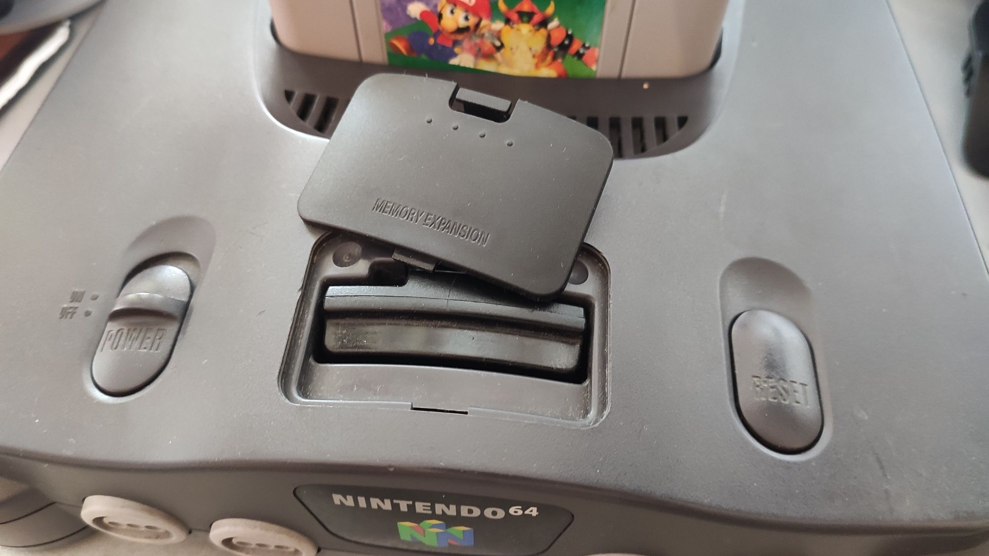 Nintendo 64 + 8 игри + всичко необходимо за игра