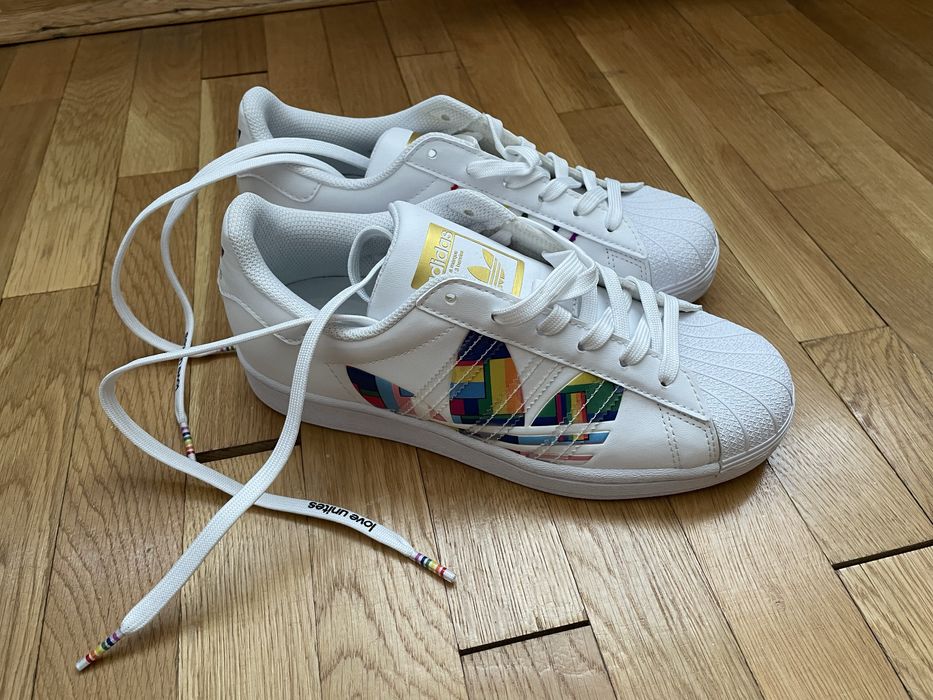 Adidas Superstar Pride