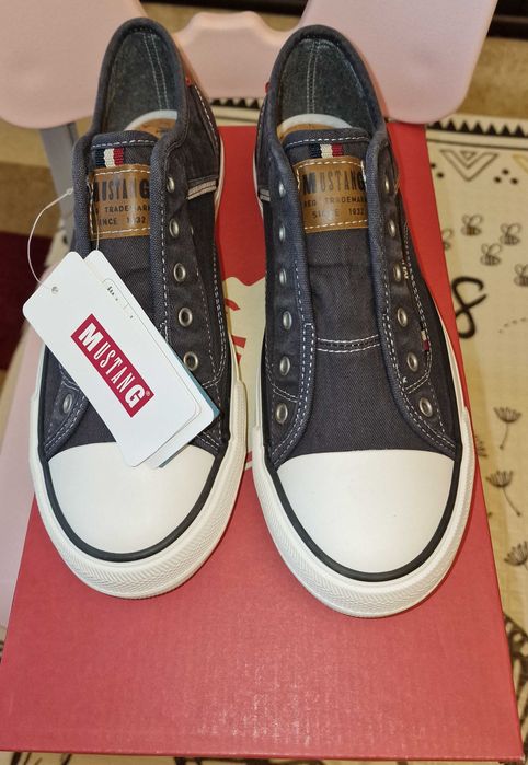 Tenisi Mustang noi marimea 38