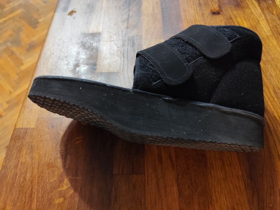 Ортопедична обувка - при контузии и навяхвания, следоперативна