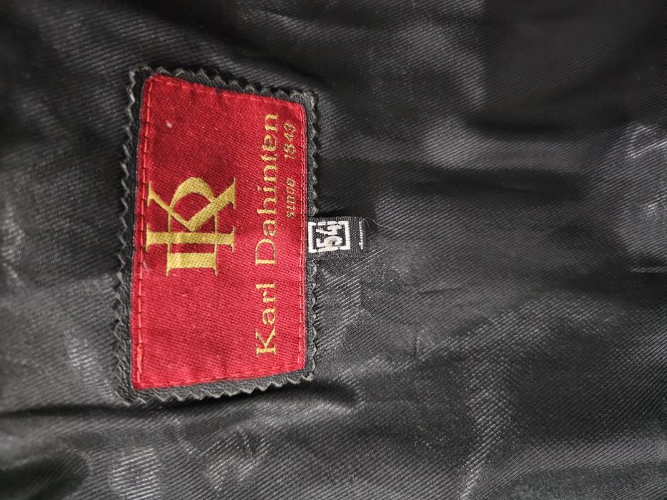 Scurtă piele Karl Dahintern