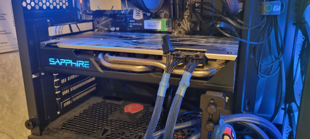 продается Видеокарта Saphire nitro 580 4gb ddr5 на пломбе