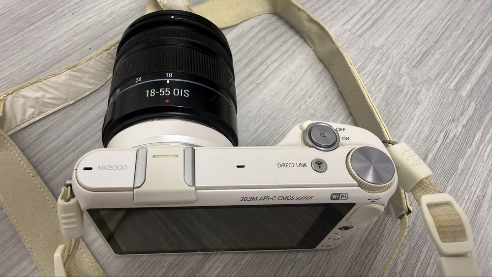 Samsung NX2000 mirrorless smartcam