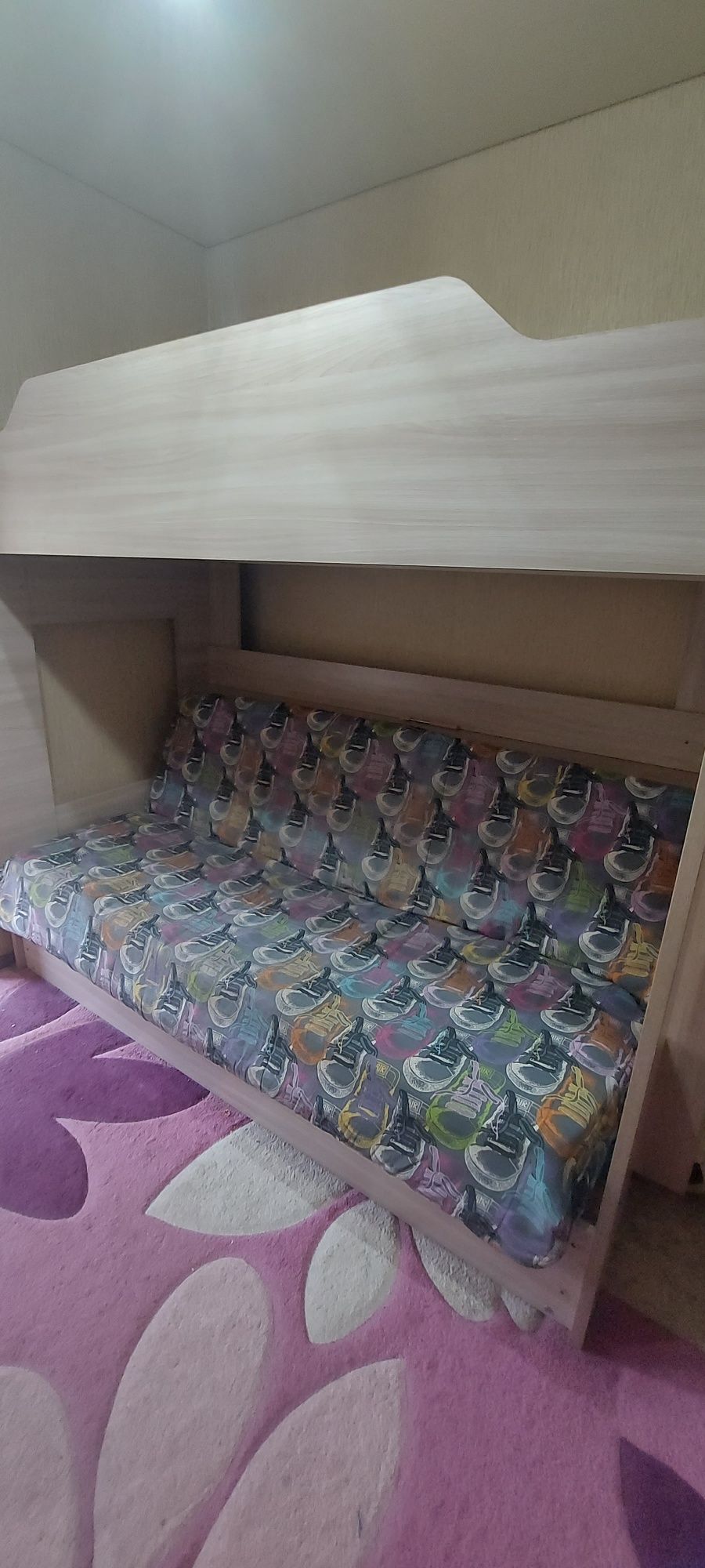 Продам двухъярусную кровать
