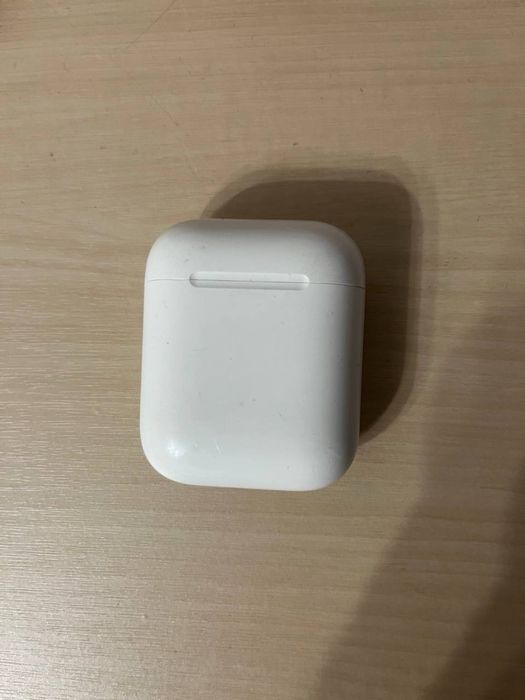 2 кейса, Airpods