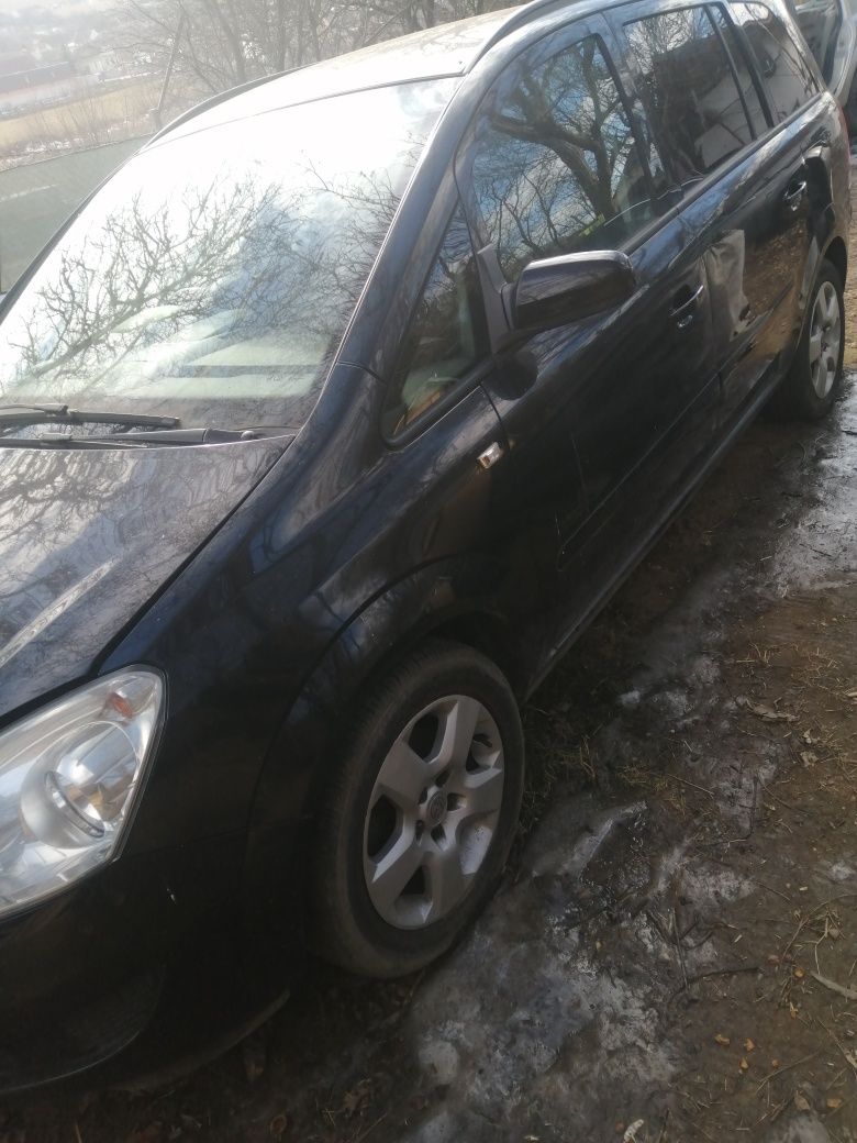 Dezmembrez opel zafira B motor 1.6 benzină