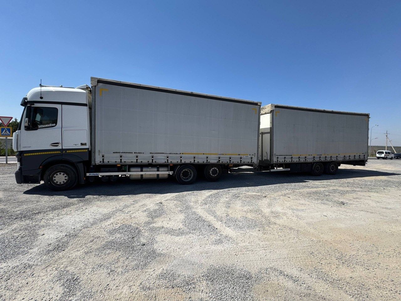 Mercedes Actros паравоз + Panav прицеп Сотилади