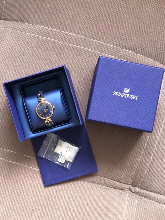 Часы Swarovski