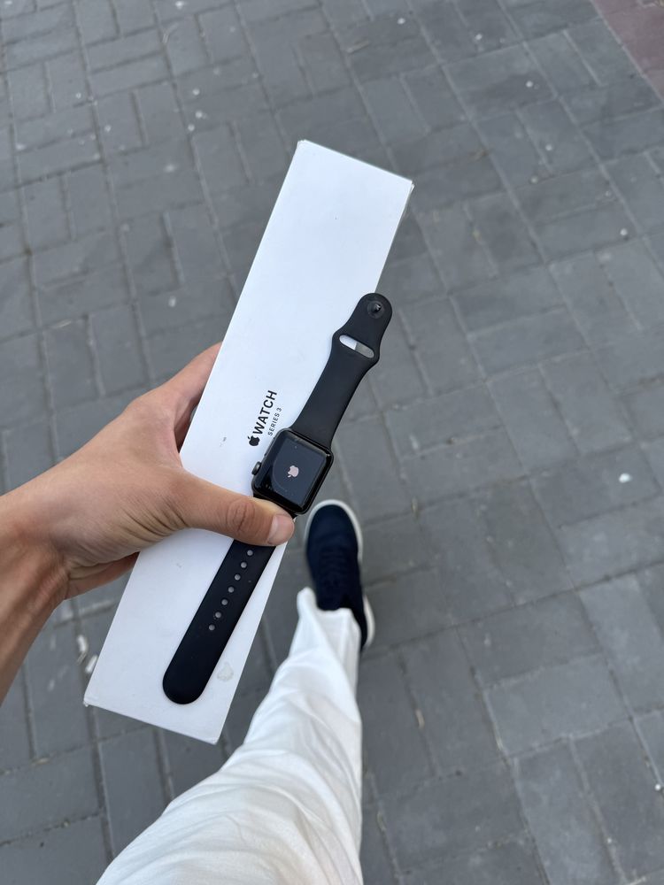 Продам Apple watch series 3