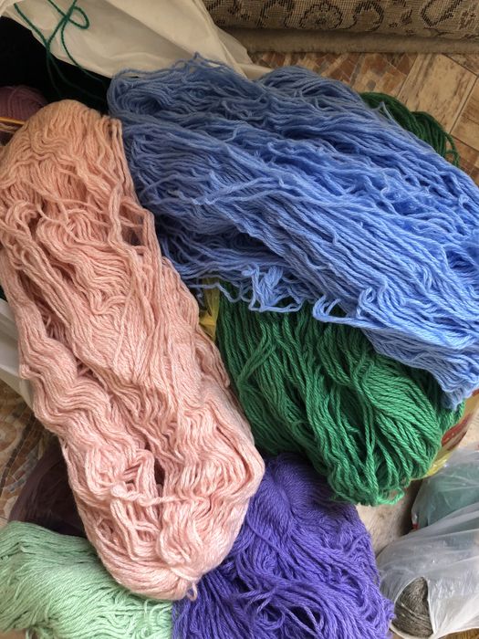 Пряжа для вязания , очень хорошая, новая