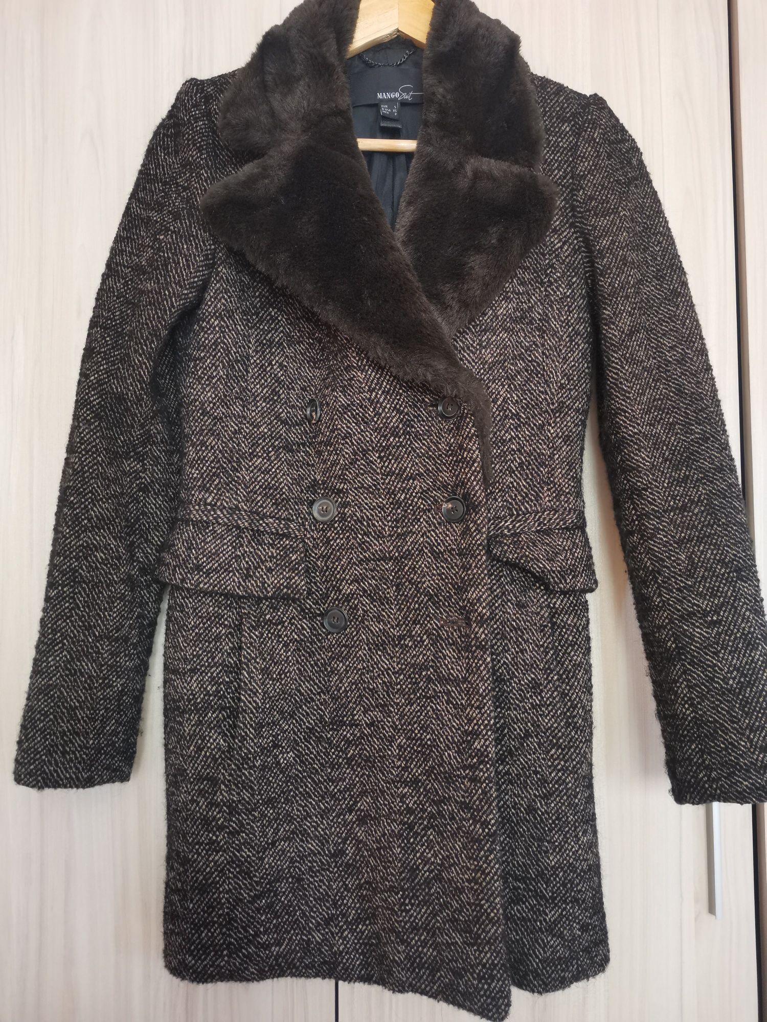 Дамско палто на Манго ХС размер