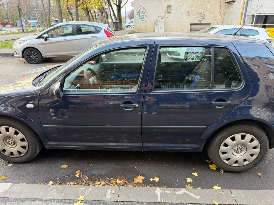 Vand GOLF 4 1.6 benzina