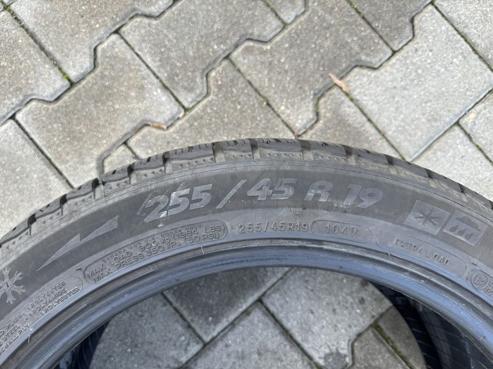 2бр почти нови зимни гуми Michelin 255/45/19 DOT3522