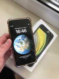 Продам Iphone SE 64G Black в хорошем состянии все работает хорошо