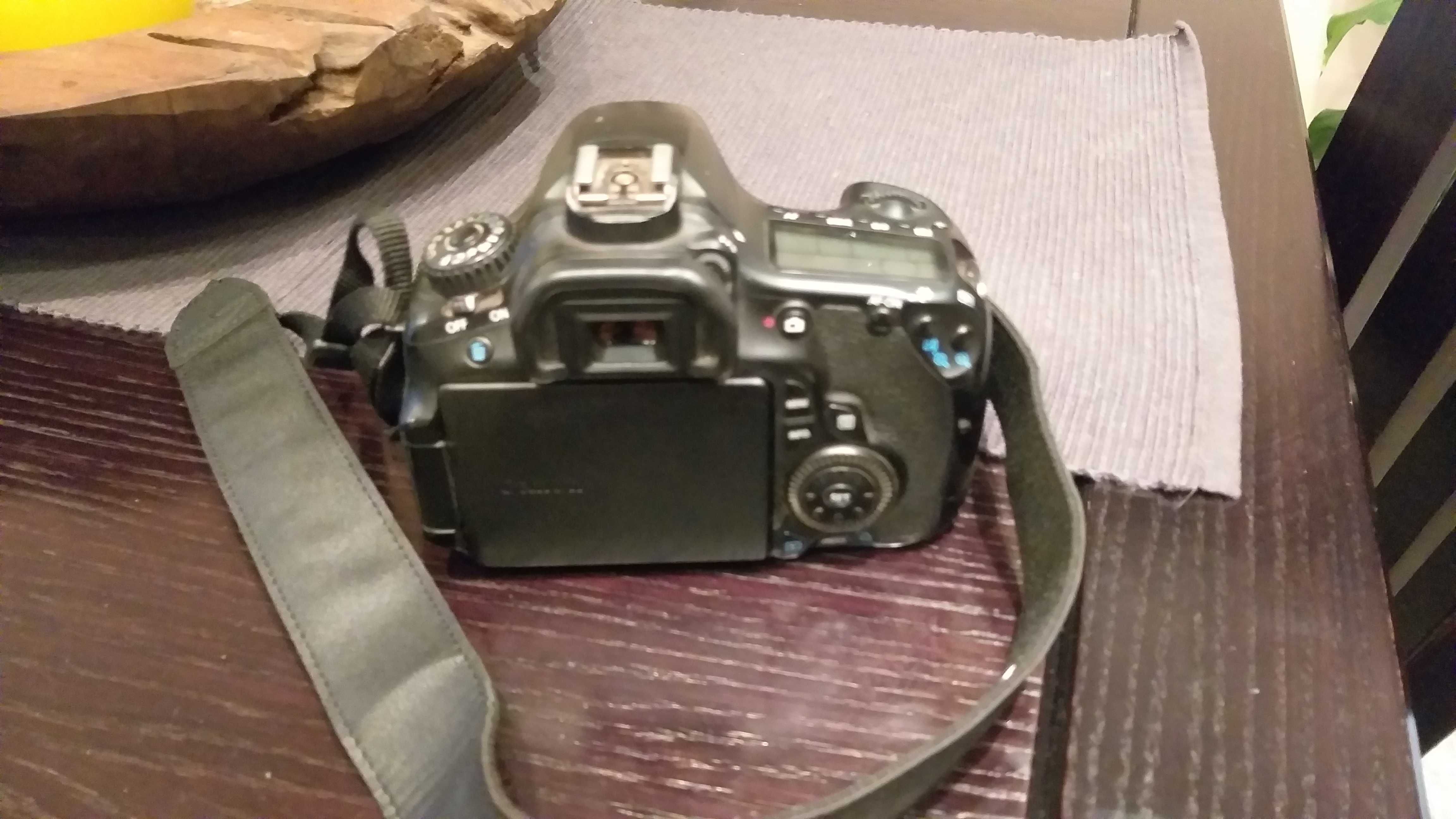 Фотоапарат Canon