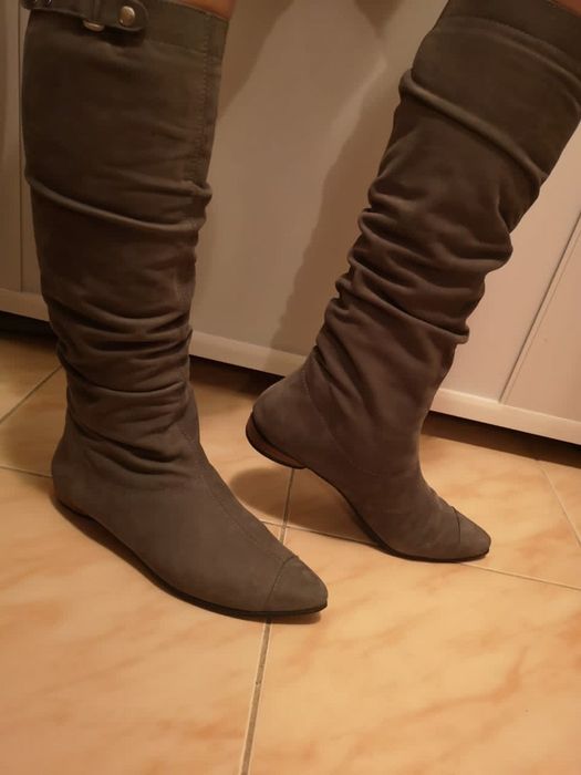 Продам натуральные зимние сапоги. Покупали в США. Размер 37-38.