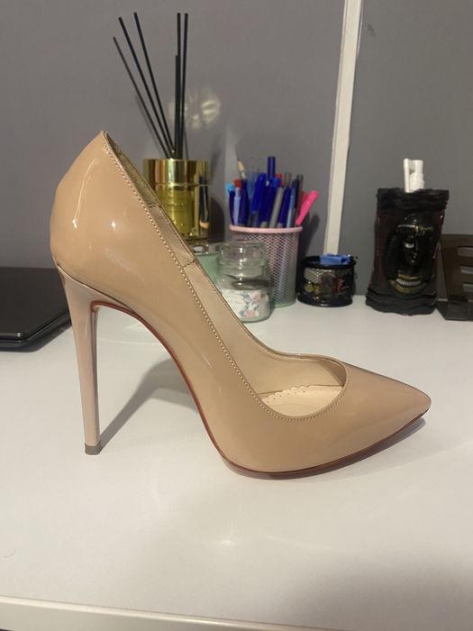 Vand pantofi noi, marimea 37