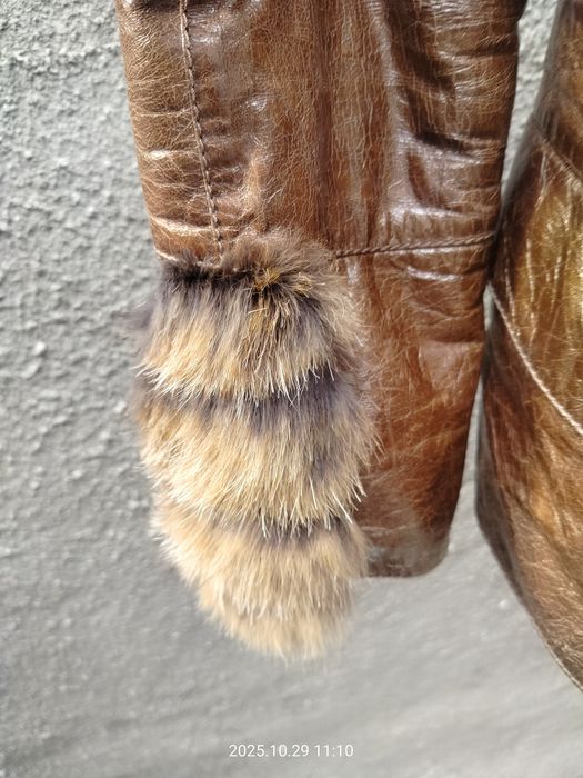 Продам дублёнку женскую.