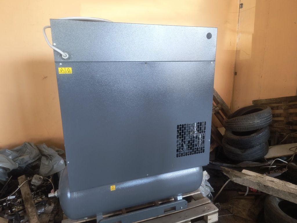Почти нов !! 712 ч.  Atlas Copco винтов комхресор GA11FF 11kw