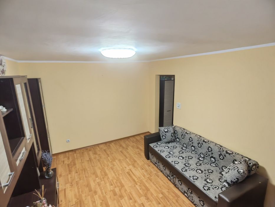 Apartament 2 camere, parter, zona Ura – Bacău, 46 mp + balcon 10 m