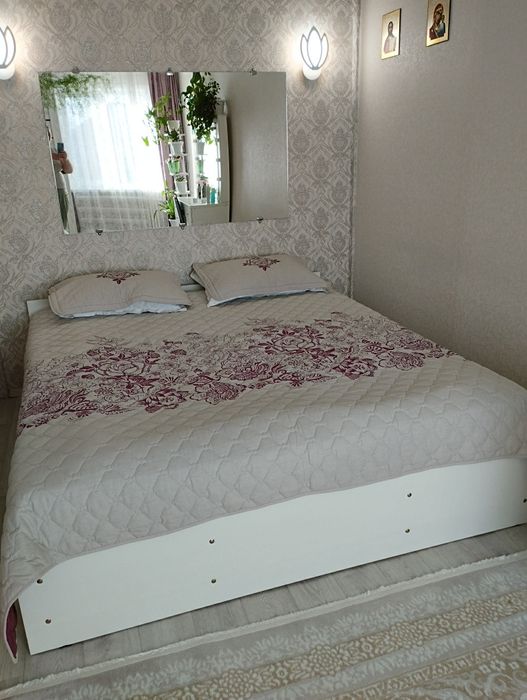 Продам двуспальную кровать