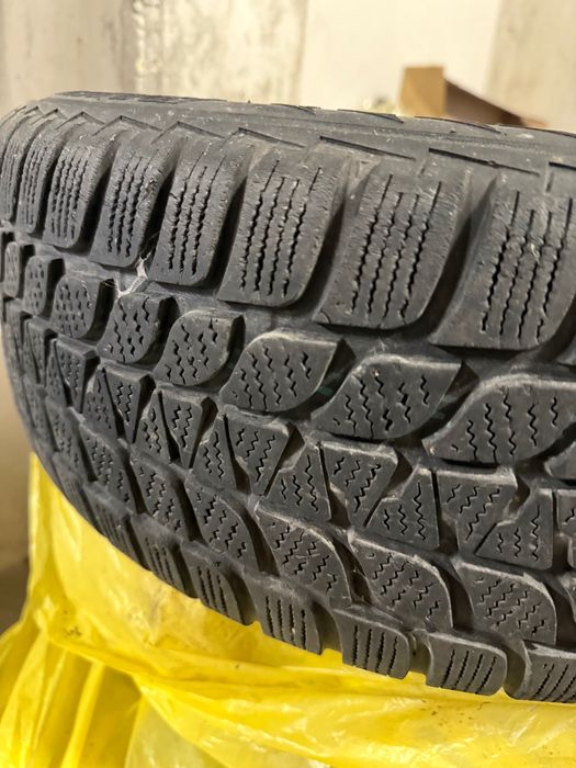 4 броя зимни гуми Bridgestone с джанти