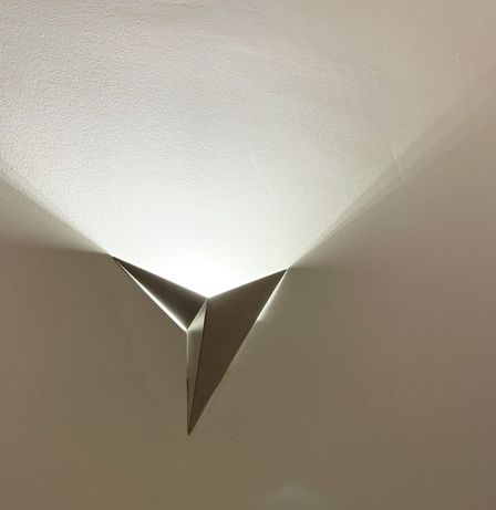 Aplica LED moderna de perete