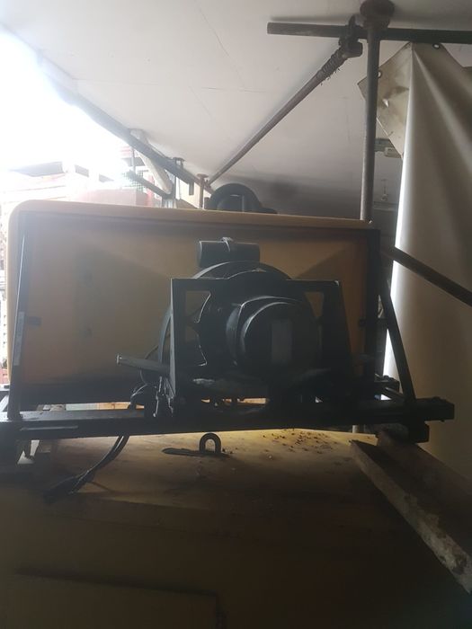 Accesorii dezapezire .Sararita pentru aplicare material antiderapant