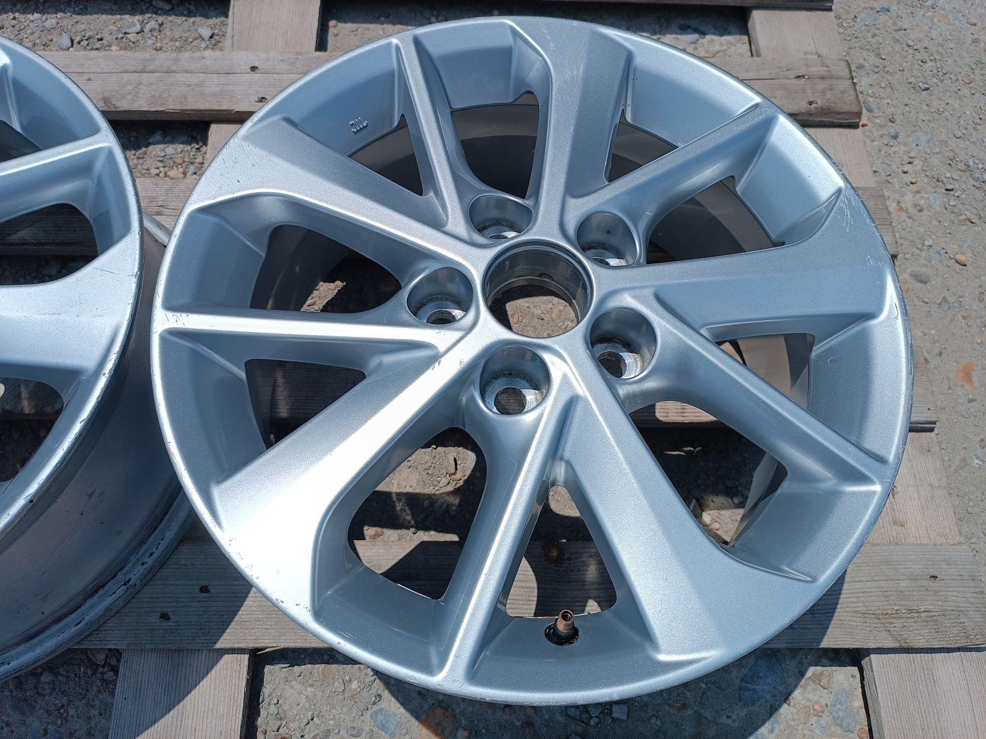 2бр лети джанти 16ки 5х114.3 Toyota