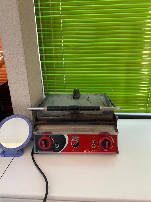 Продам грильницу. Работает идеально.