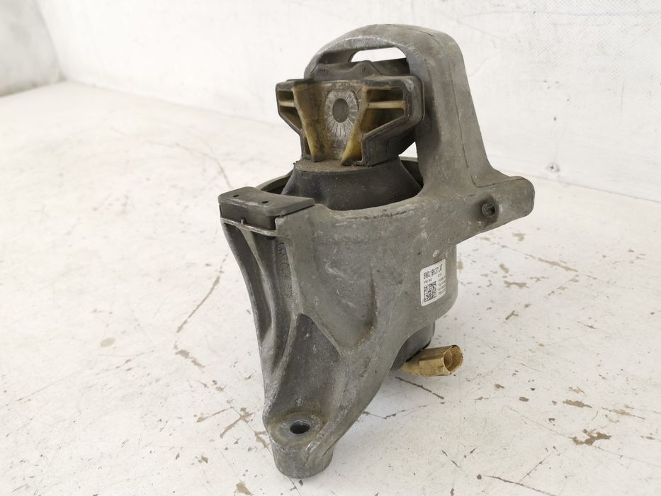 Ляв Моторен Носач Ауди А4 Б9 / Audi A4 B9 Оригинален, В Добро Състояни