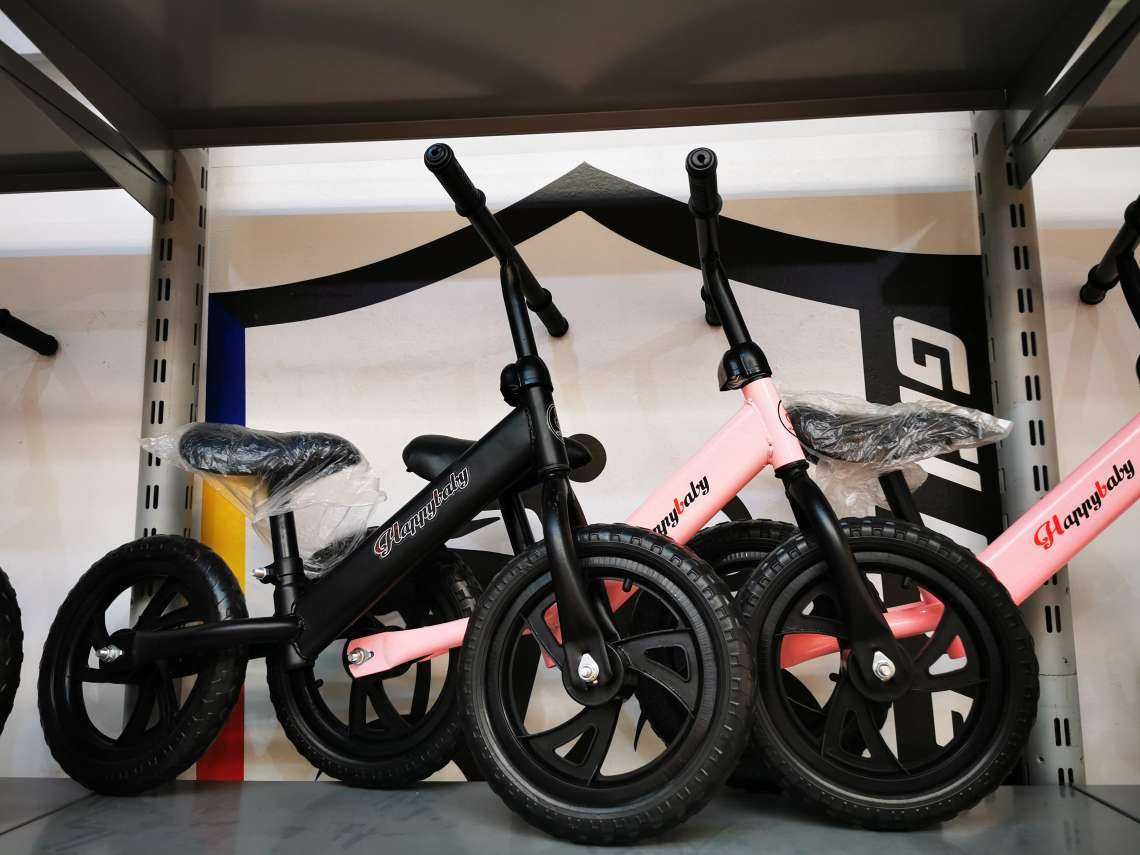 bicicleta pentru copii trotineata roz negru