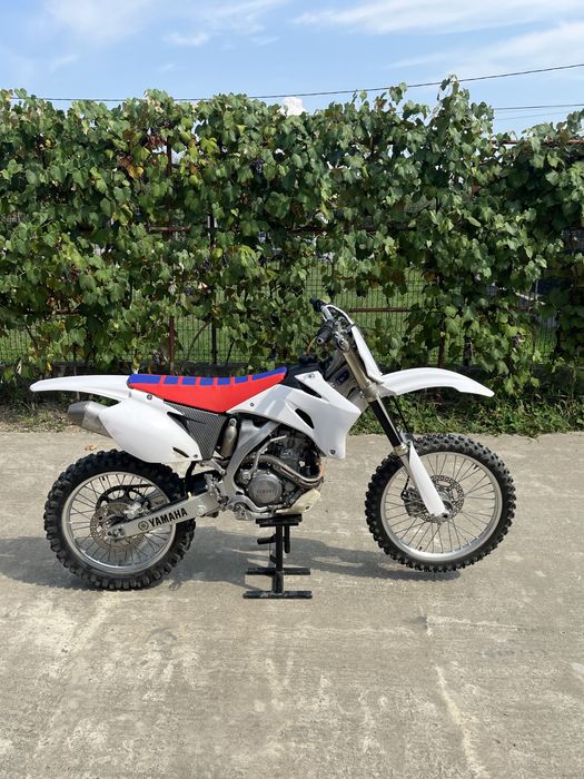 Full cross yamaha yz-f 2010