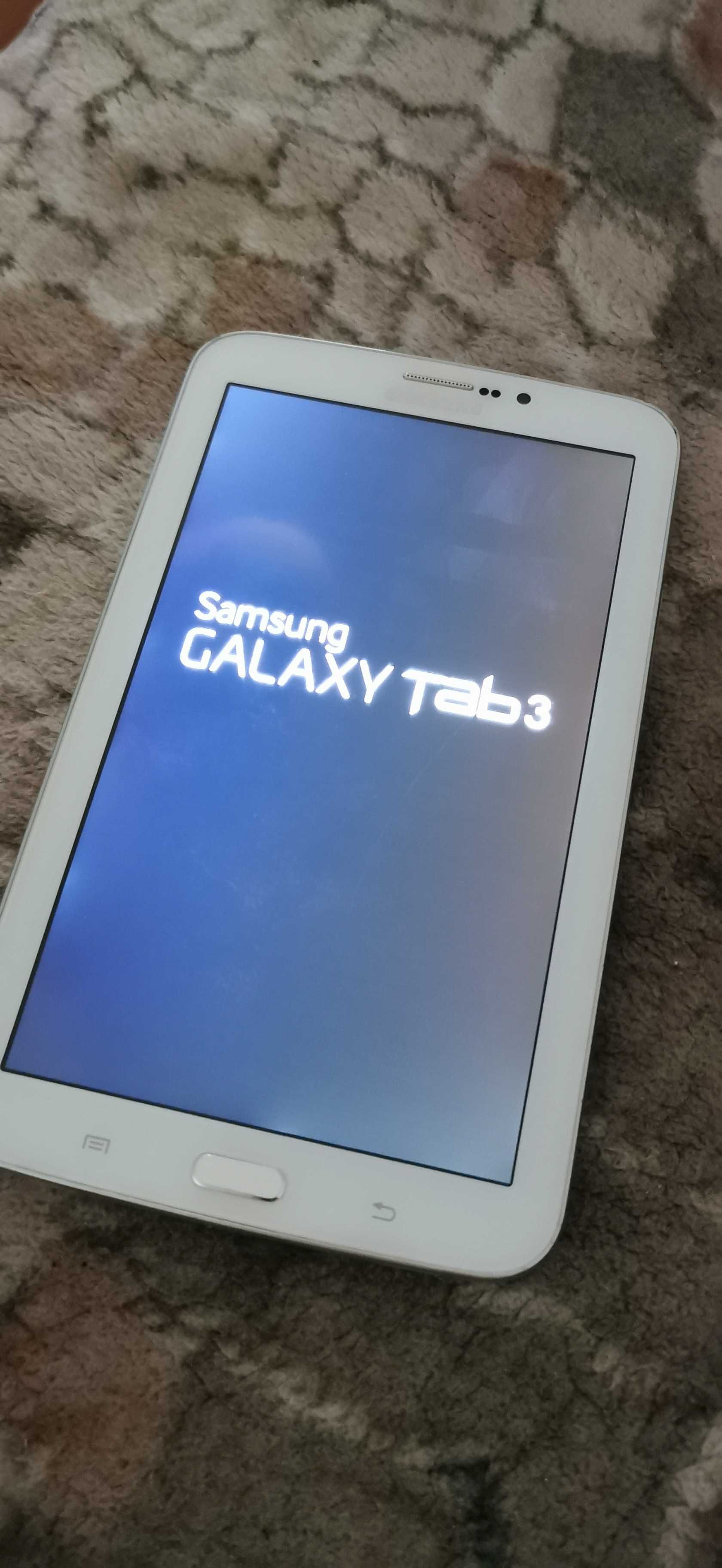 Tableta Samsung Galaxy Tab 3 SM-T211+ cadou gps traker