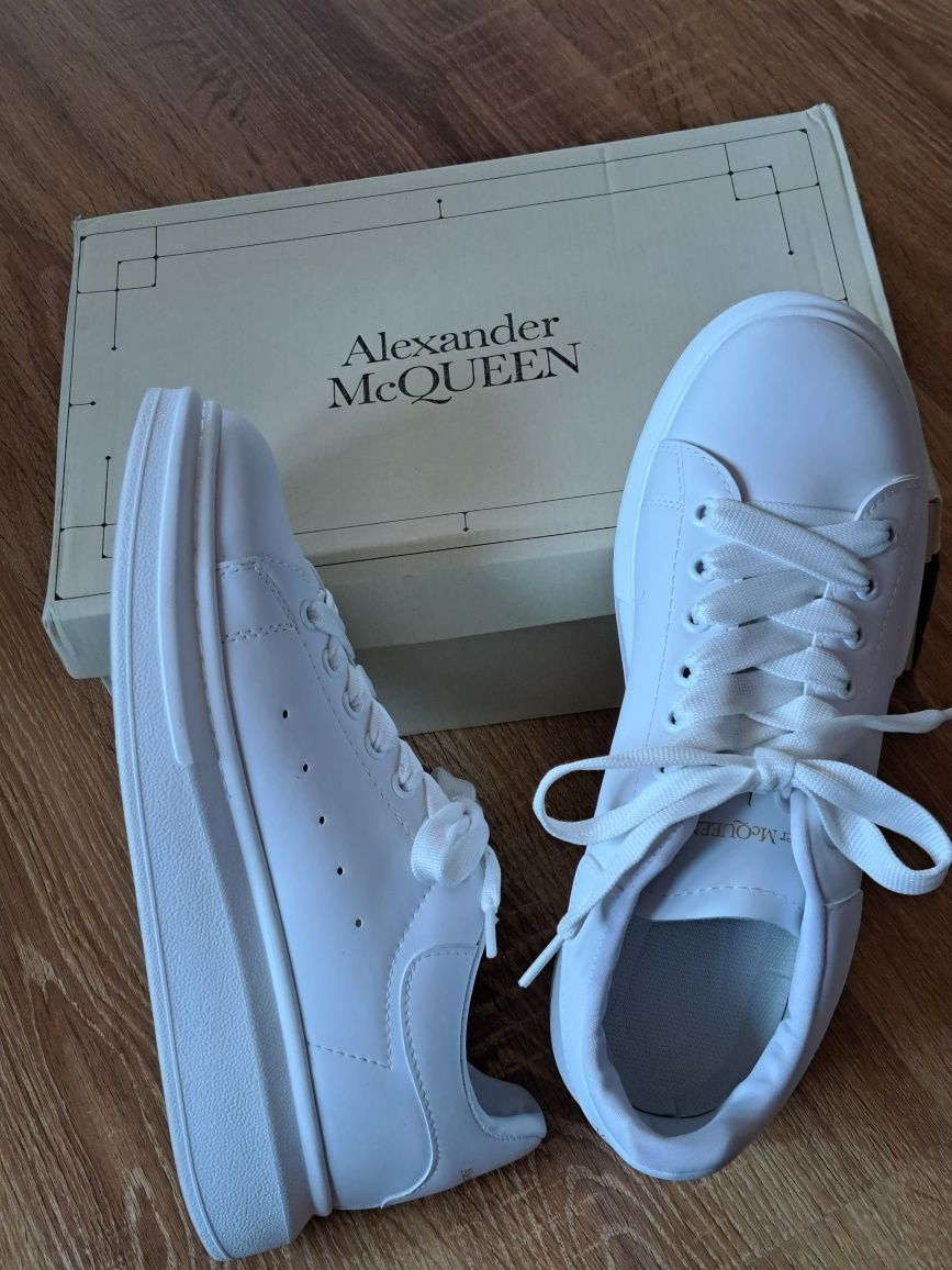 Маратонки Alexander McQueen 40 номер