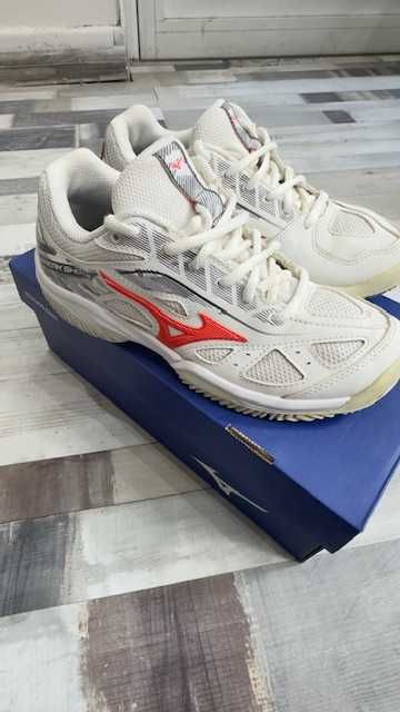 Детски унисекс тенис маратонки Mizuno Breakshot 3 Jr Cc