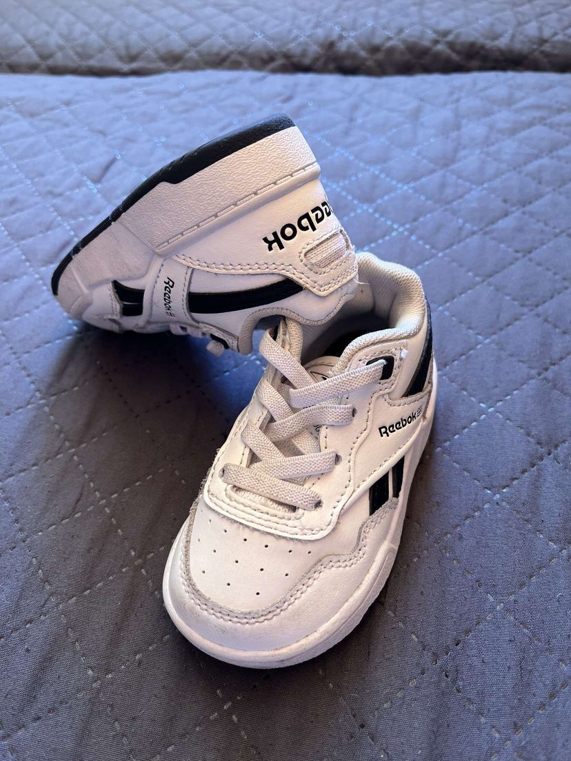 Оригинални бебешки маратонки-"Reebok"