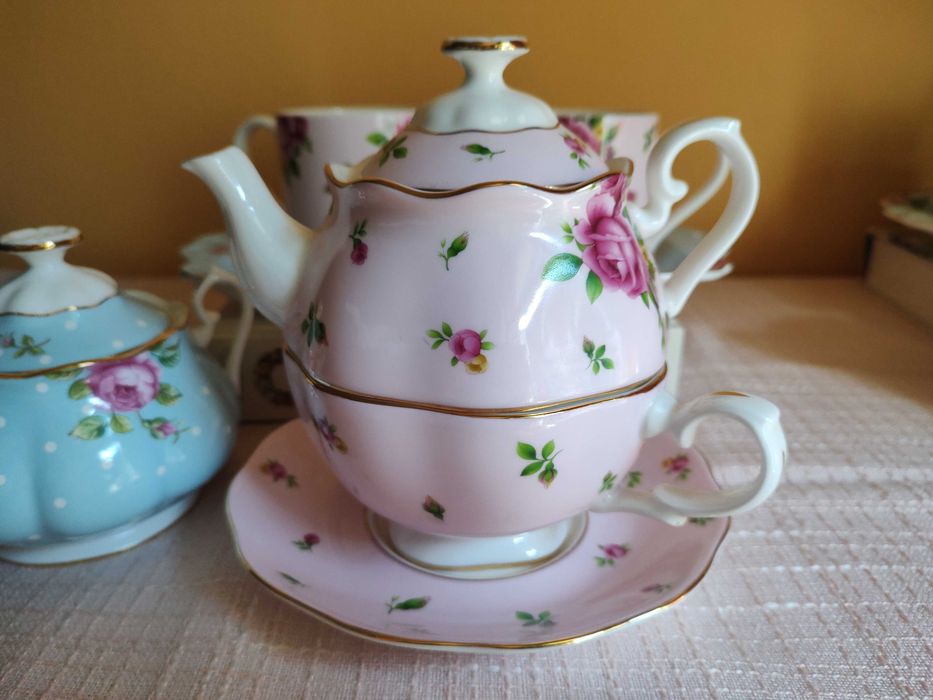Royal Albert New Country Roses Pink - Чайник и сет за един