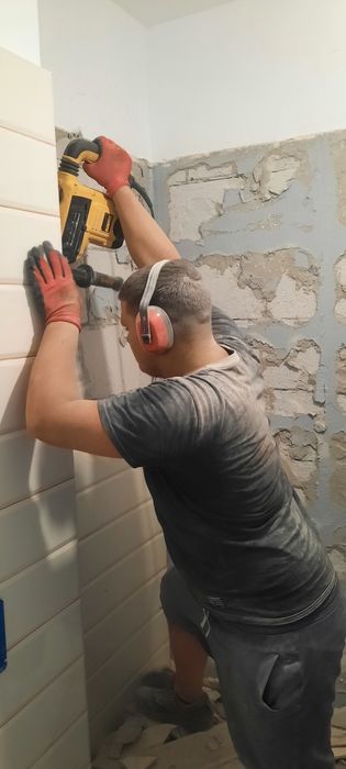 Tăieri beton armat demolari  -demolare pereți pardoseli