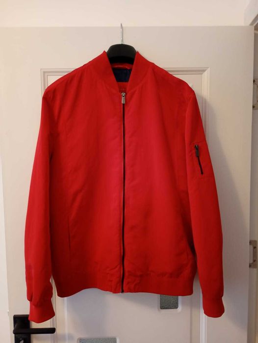 Vand jacheta rosie Bomber, Zara man, noua, fara eticheta!