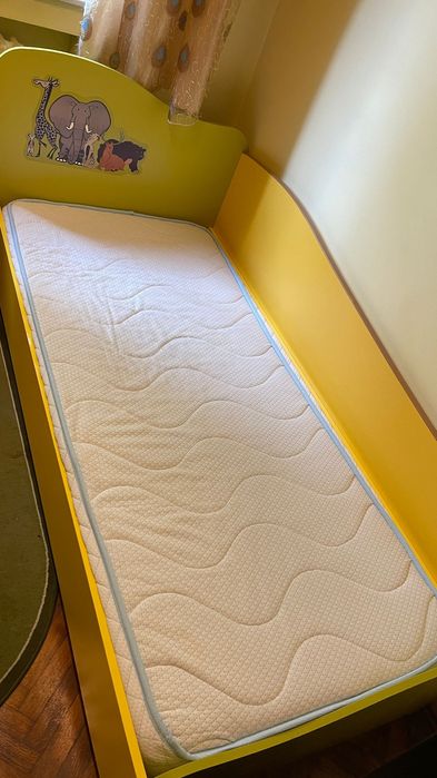 Dormitor copil, sifonier, pat, birou, noptiera