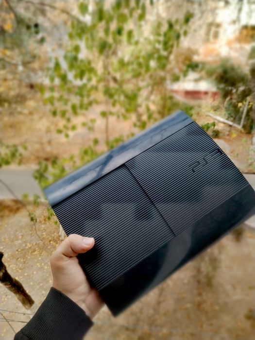 Ps3 supper slim 500gb PLOMBAli, 20+ uyinlar 2 ta org joystick