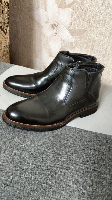 Продам зимнюю мужскую обувь 40-41 размер