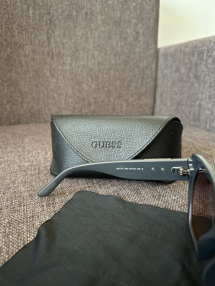 Слънчеви очила Guess
