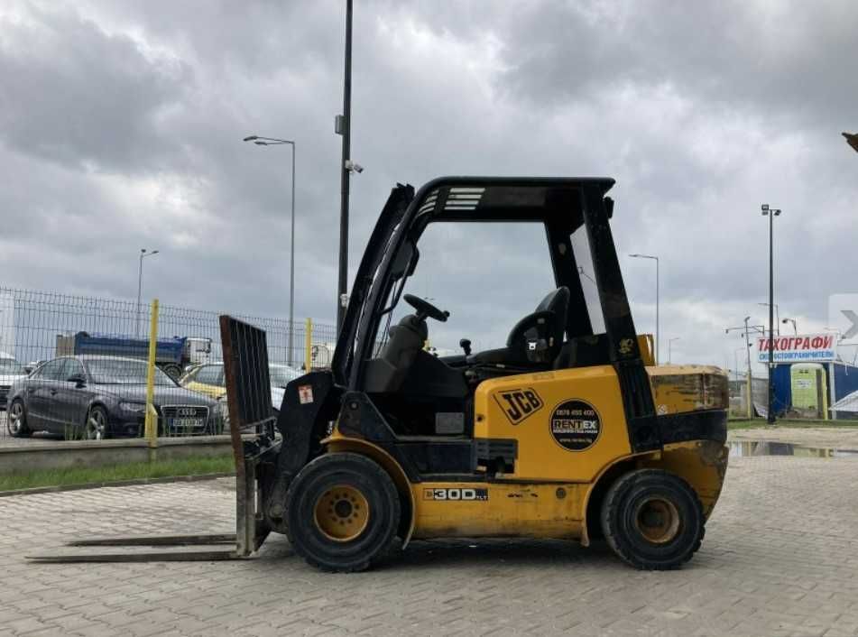 Телескопични товарачи JCB TLT30D 4м