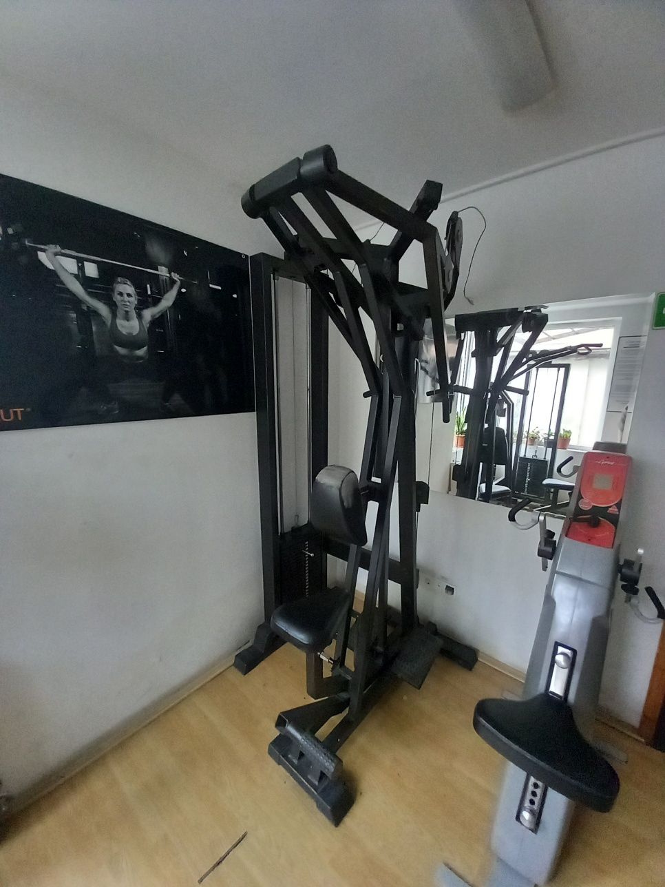 Aparate fitness tracțiuni ramat dorsal spate