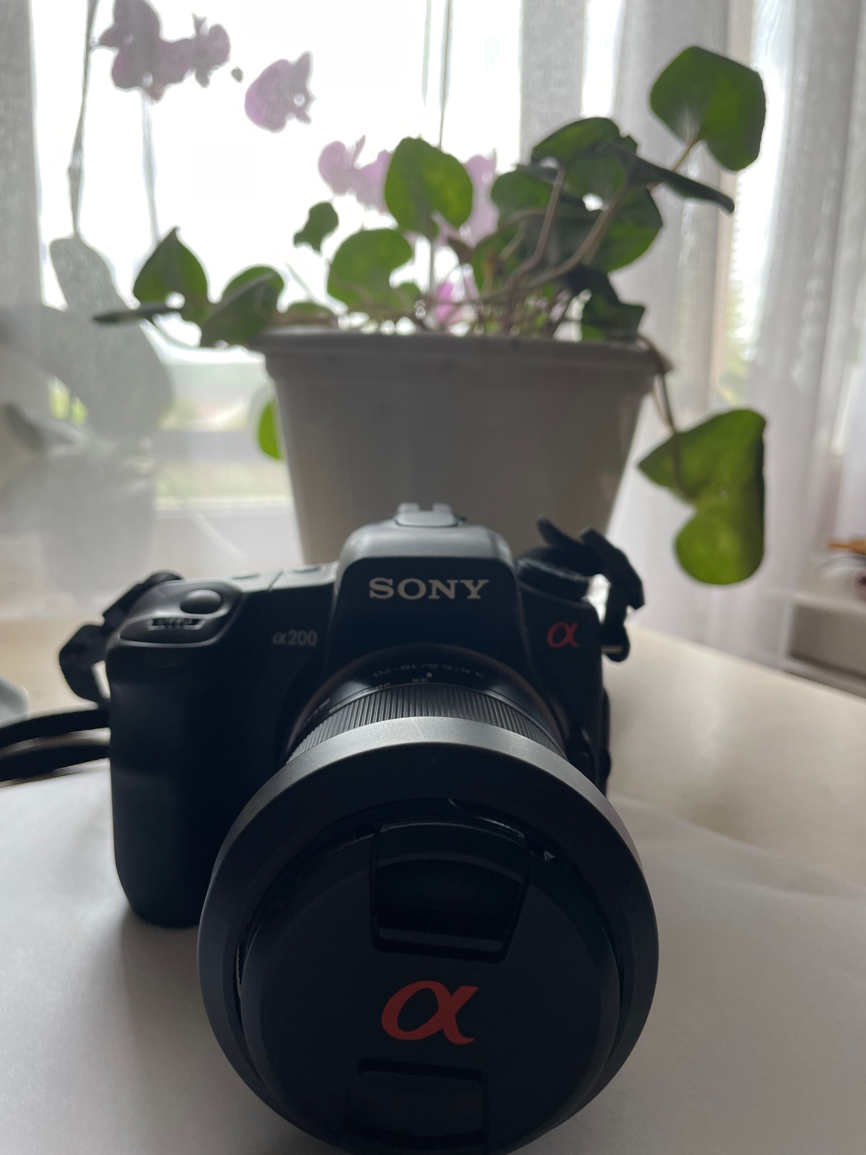 Aparat foto DSLR-A200 Sony