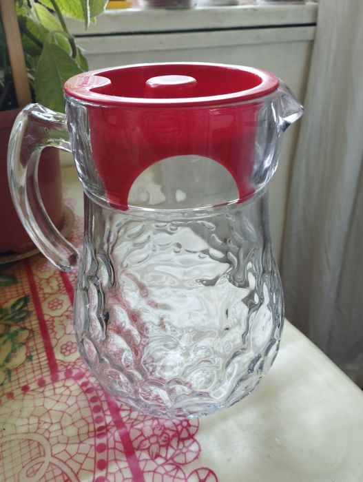 Продается стеклянный графин