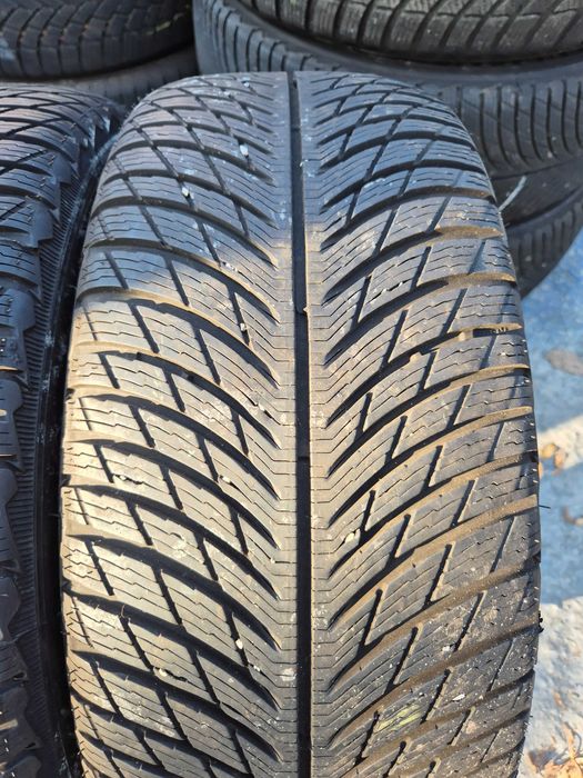 2 Anvelope de IARNA - 235/45/18 - Michelin - CA NOI - DOT 2024