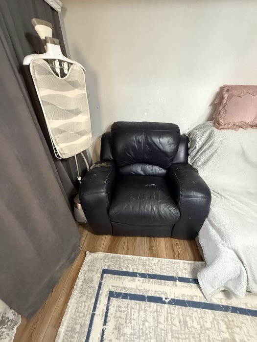 Диван и кресло срочно